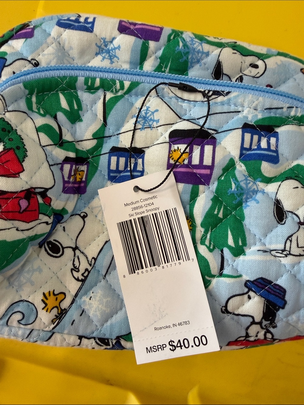 Vera Bradley x Peanuts Medium Cosmetic Ski Slope Snoopy - Picture 5 of 5